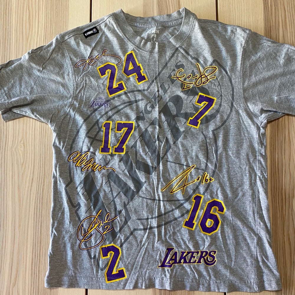 UNK 2010 LA Lakers Championship‎ Signatures Shirt